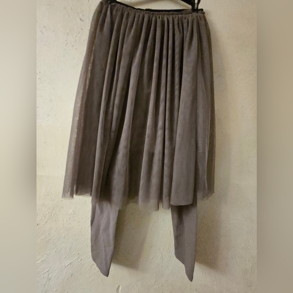 Jessica Simpson Asymmetrical Tulle Skirt With Leggings - Picture 3 of 3